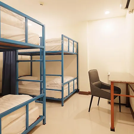 Happy Hostel-2